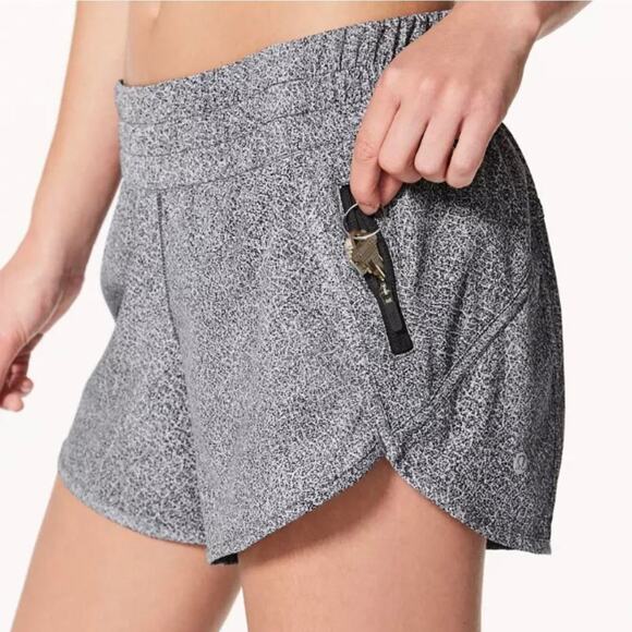 Lululemon Tracker Short - 4” inseam - Heather Lux Multi Black - Women's Size 6 - Picture 1 of 6